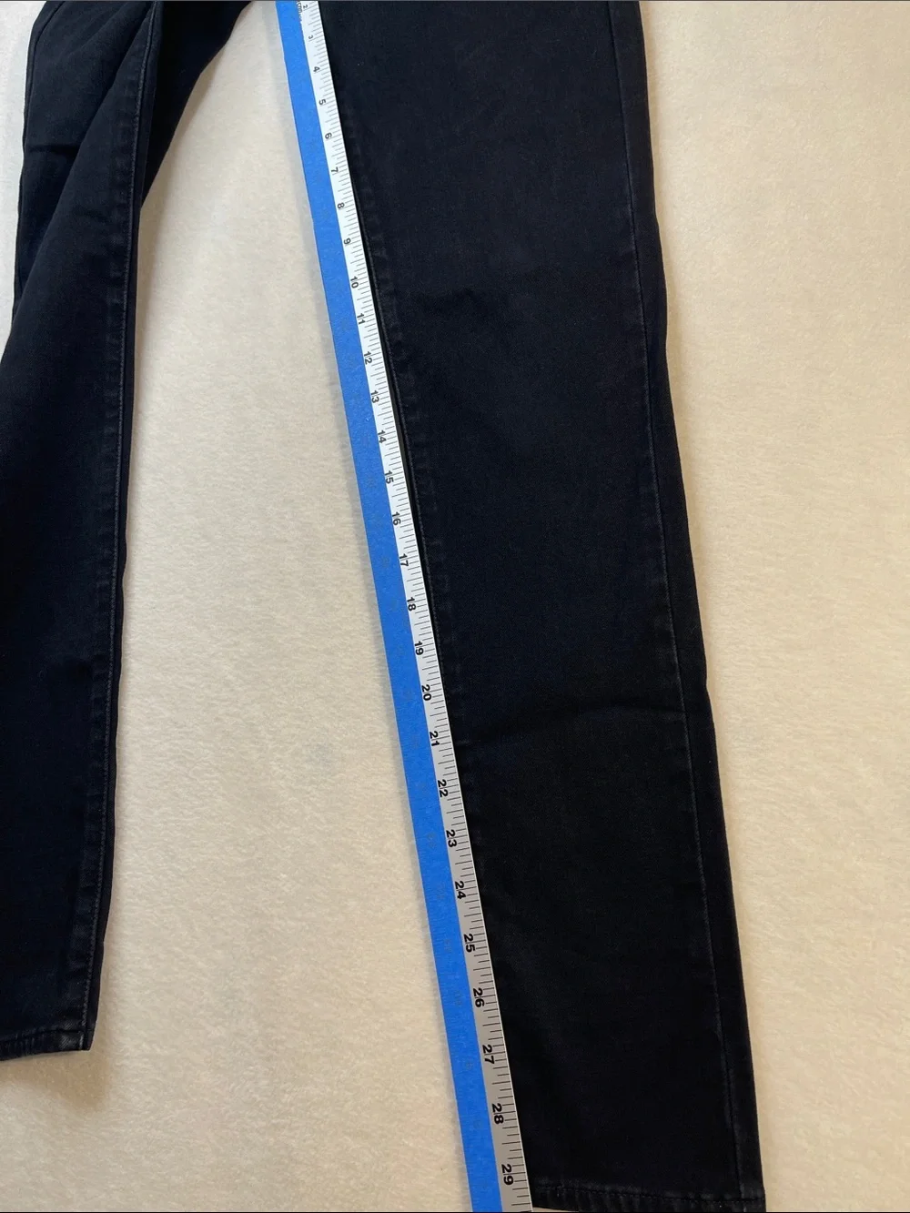 LEVIS 721 HIGH RISE SKINNY SIZE 26 Women's Black Jeans